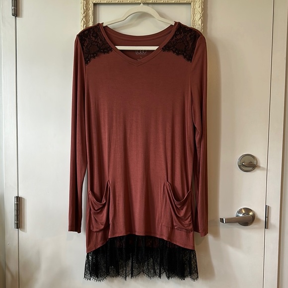 LOGO by Lori Goldstein Rust Top with Black Lace - Picture 6 of 14